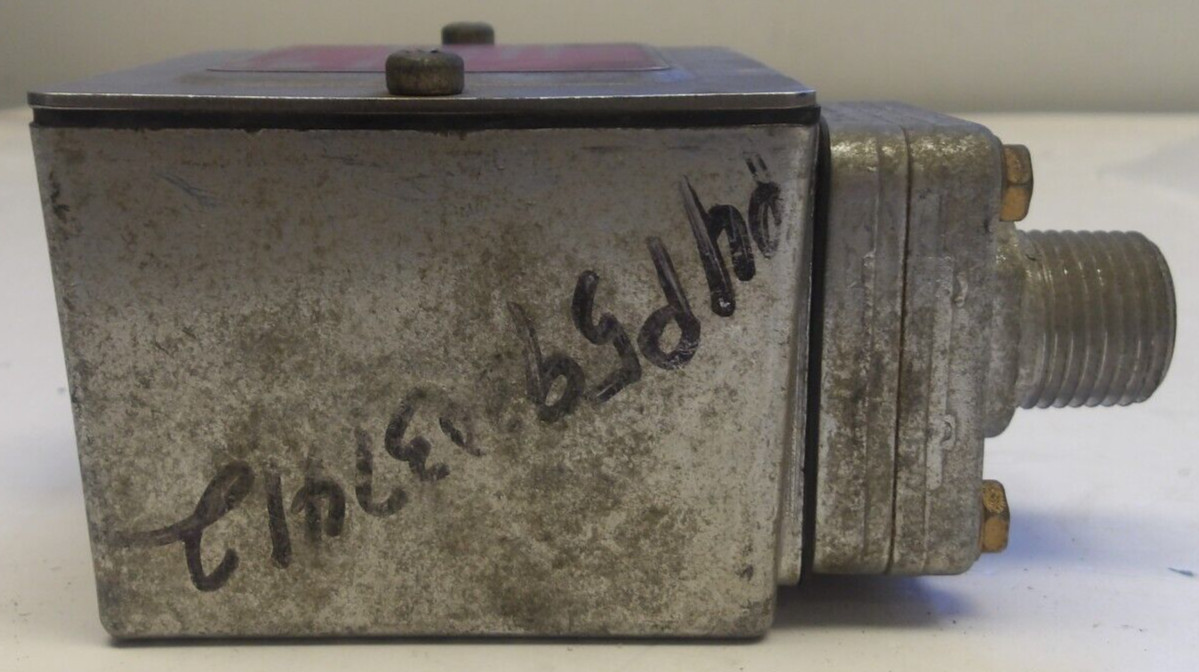 BARKSDALE P/N: E1HH90P6 PRESSURE SWITCH 10A @ 125/250 VAC