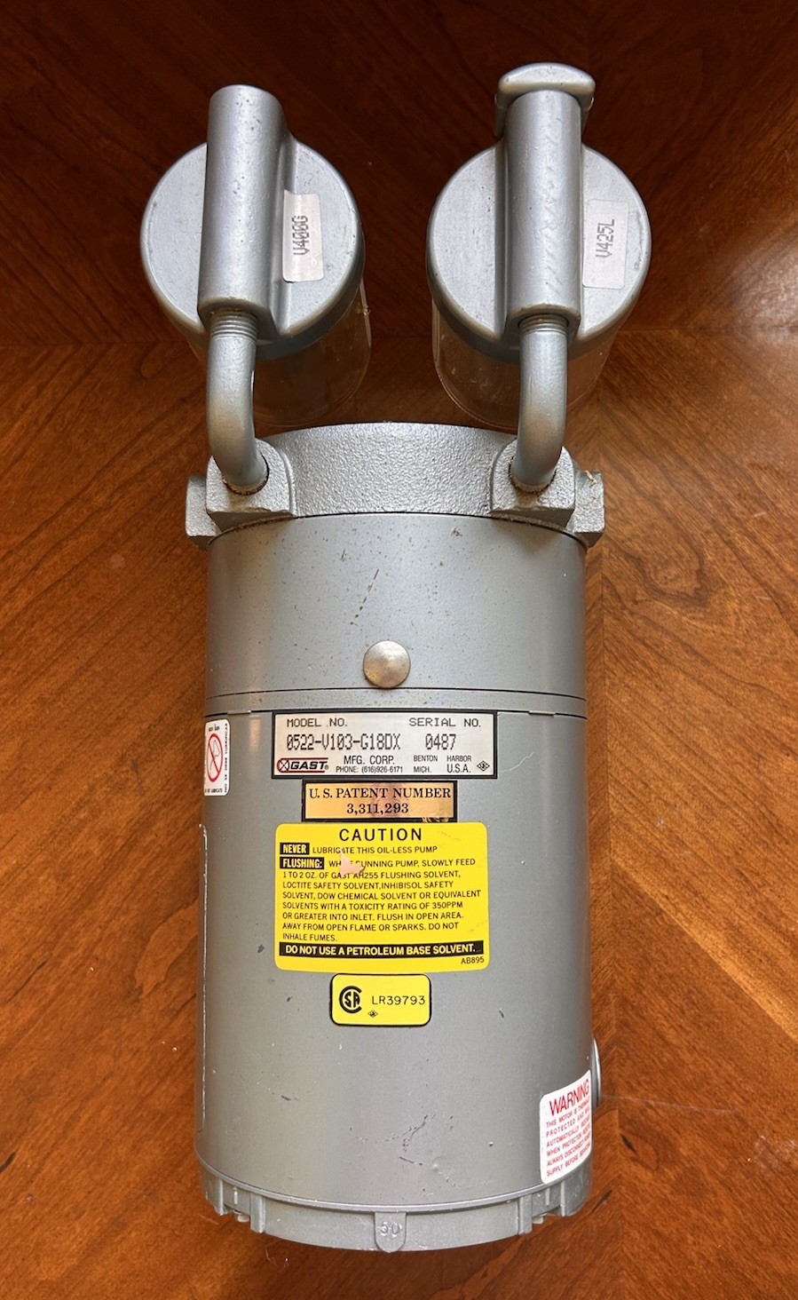 Gast 0522-V103-G18DX Oil-Less Rotary Vane Vacuum Pump Compressor 1/4 HP W/ Box