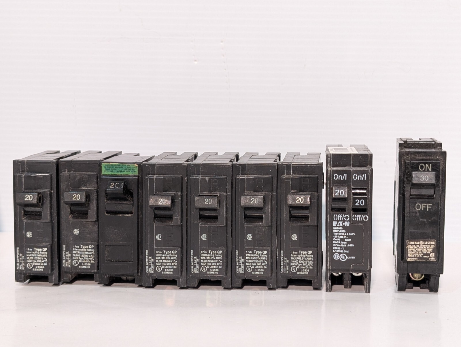 Lot of 9 Single Pole Circuit Breakers, (8) 20A, (1) 30A, Siemens, GE, Eaton