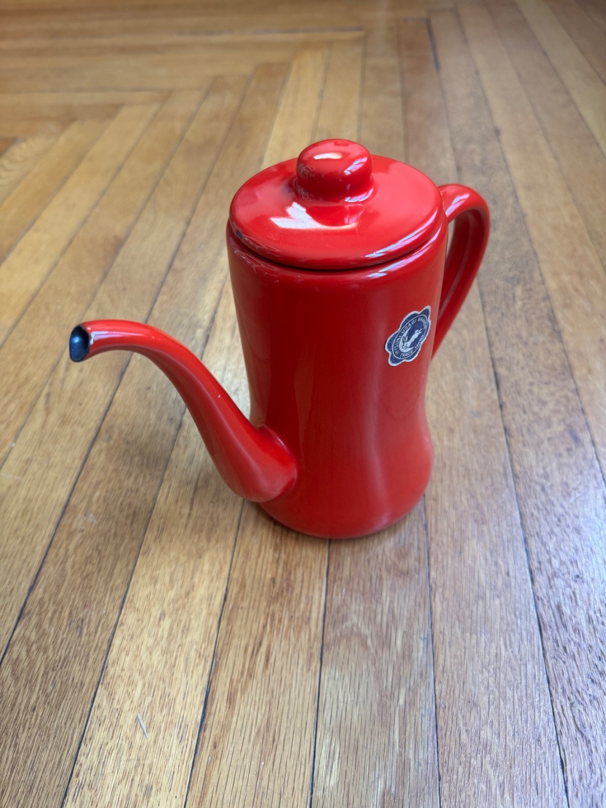 Tsukiusagijirushi Moon Rabbit Seal Slim Pot, 3.1 gal (1.2 L) Red enamel tea pot