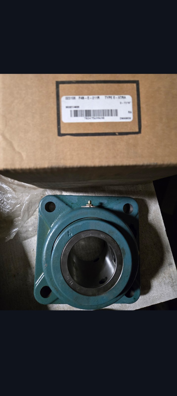 DODGE 023108 Roller Bearing, Four-Bolt, Square Flange Mount, 2-11/16″ Bore Dia