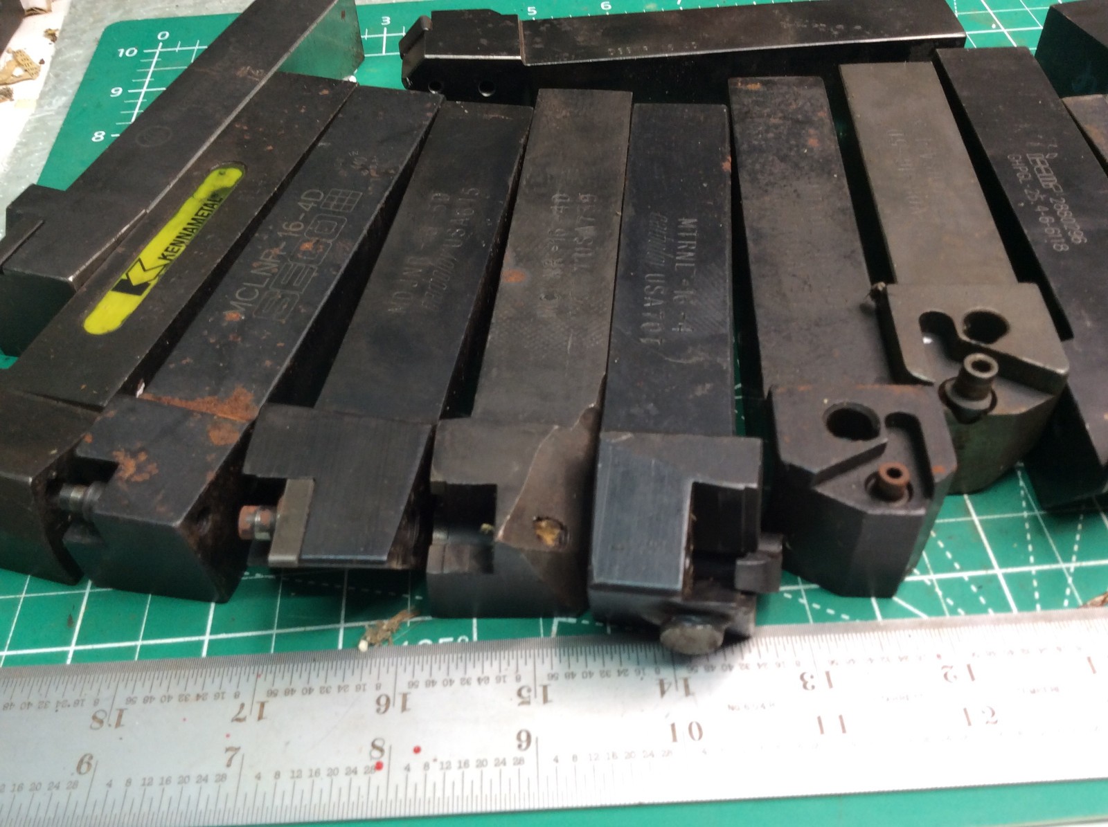 Valenite Carboloy ++ 15 pcs Various 1″ Lathe Tool Holders See Photos Used (15)