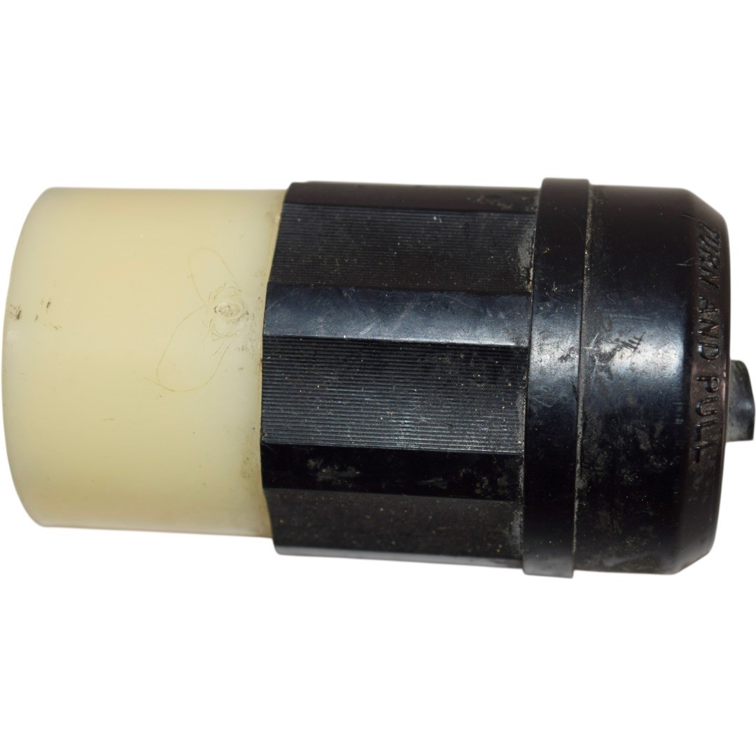 Leviton 2323 Black & White 20 Amp 250V 2-Pole 3-Wire NEMA L6-20R Locking Connect
