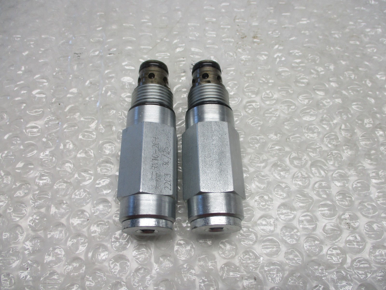 INDUSTRIAL SPARE RV10-26H VALVE LOT OF 2 NSNP