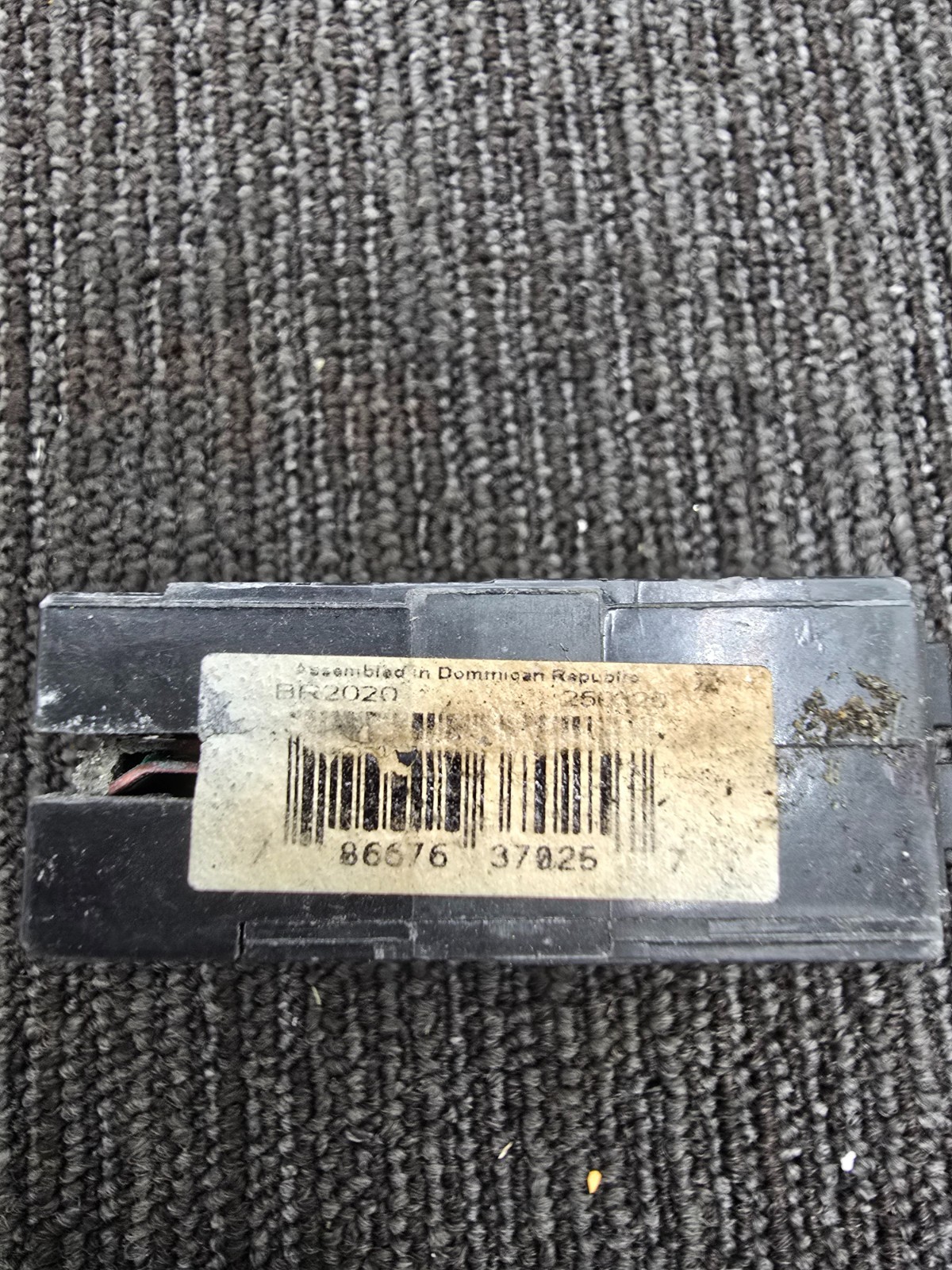 Eaton BR2020 Tandem Circuit Breaker W/O Rejection Clip 20A 2-Single Pole