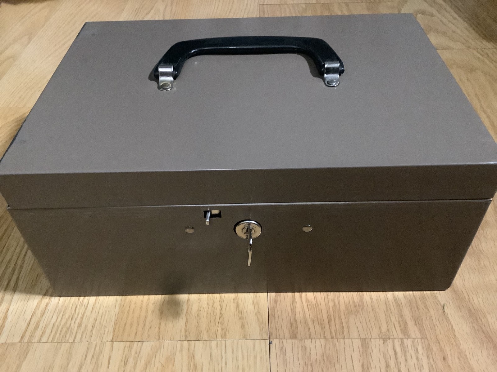 Vintage Huntlit-Ning File Box Tan Black Heavyweight Steel 10 x 7 x 4.5 in w Key