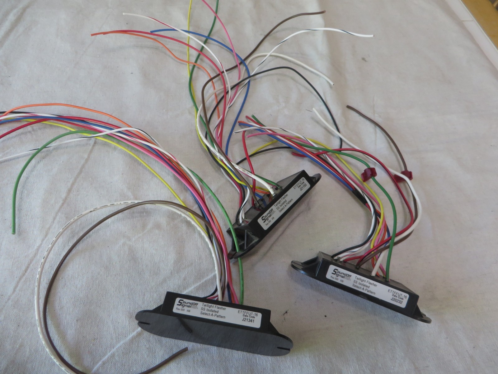 SOUNDOFF SIGNAL TAILIGHT FLASHER ETTFFUT-16 SELECT A PATTERN