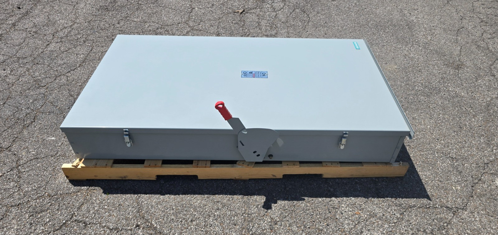 Siemens HF368NR Heavy-Duty Safety Switch,Type 3R, 1200A,New In Box!MAKE OFFER!