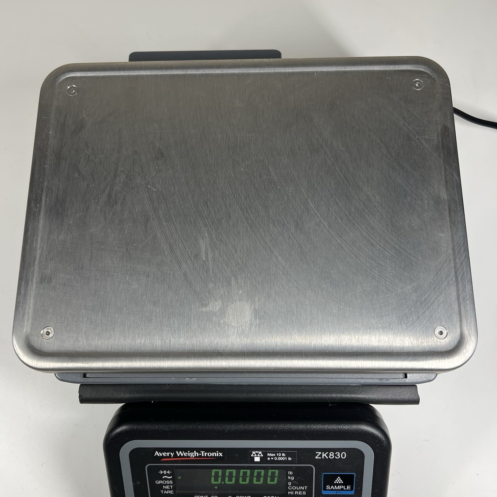 Avery Weigh-Tronix ZK830 Counting Scale (10 Pounds Max) BSQ-0912-035 Works Great