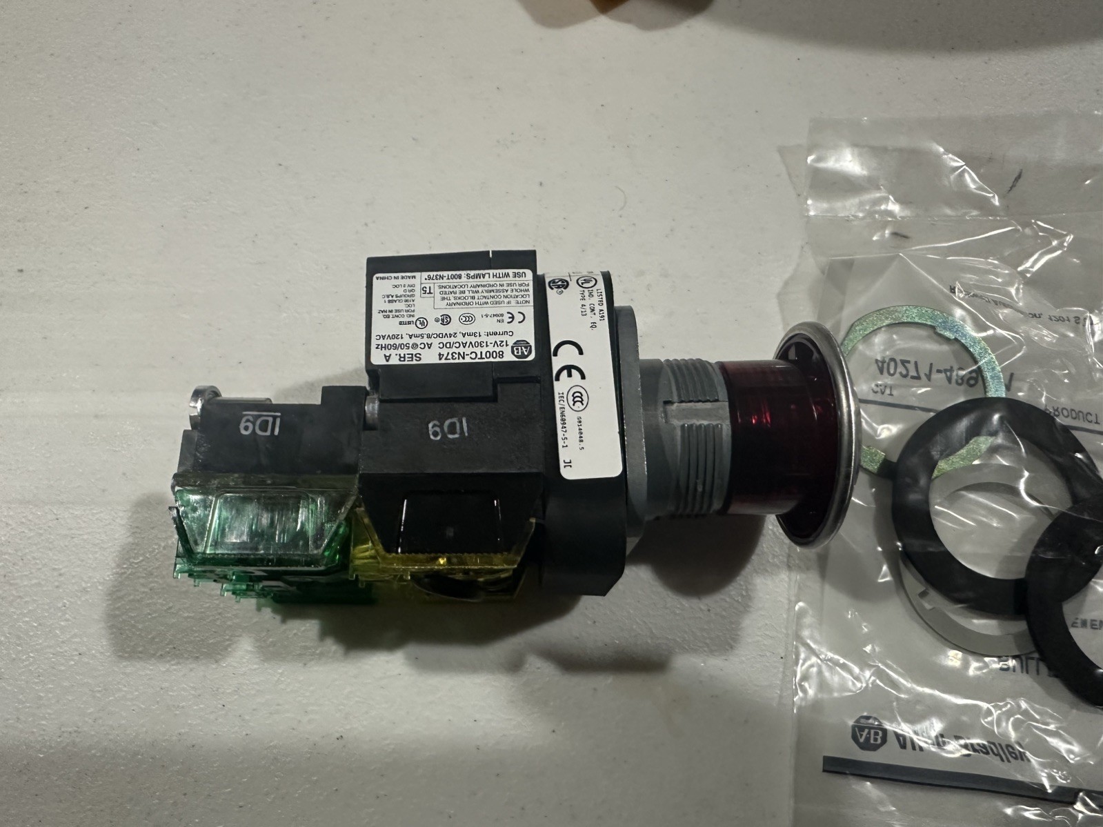 Allen Bradley 800TC-FXQH2RA1S Push Pull Switch Emergency Stop