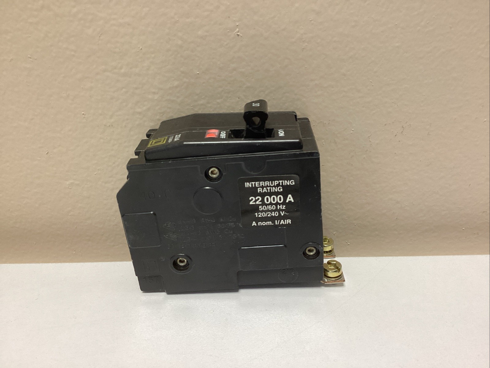 Square D QOB230VH 30 A Miniature Circuit Breaker *NOB* (Chipped Handle)