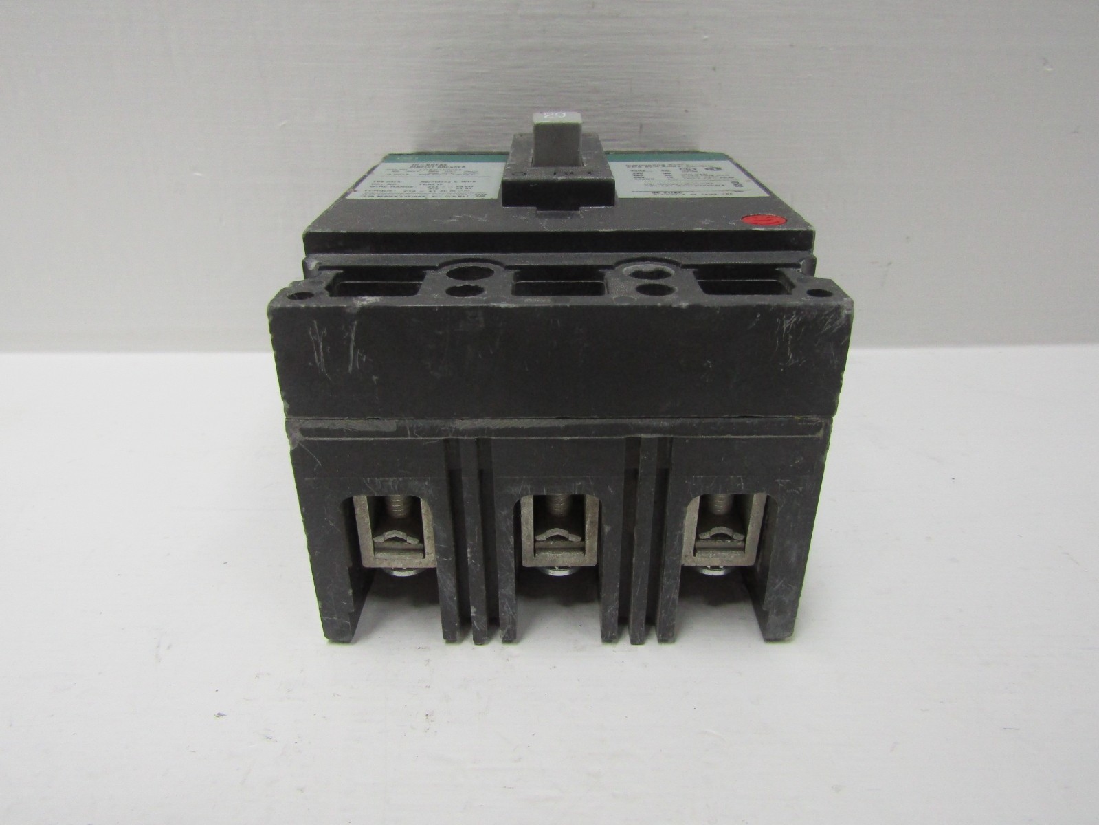 GE General Electric THED136020 20 Amp 600V 3-Pole Hi-Break Circuit Breaker 20A