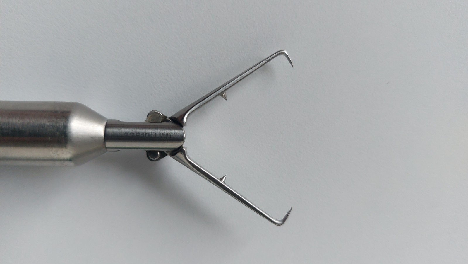 STORZ CLICKLINE TENACULUM 15MM X 36CM Ref. 33510UM For Morceloscope