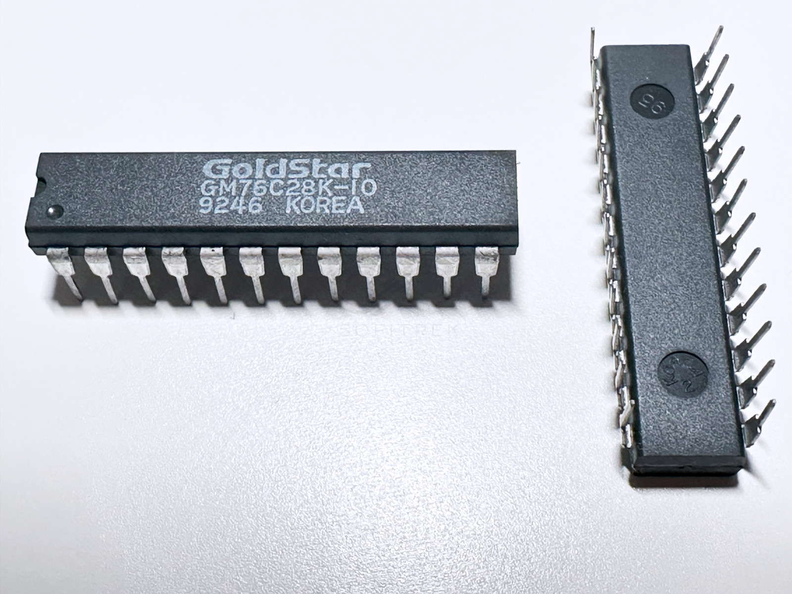 2PCS GM76C28K-10 GOLDSTAR CMOS Static RAM 16K SRAM 2Kx8 bit Memory IC DIP-24
