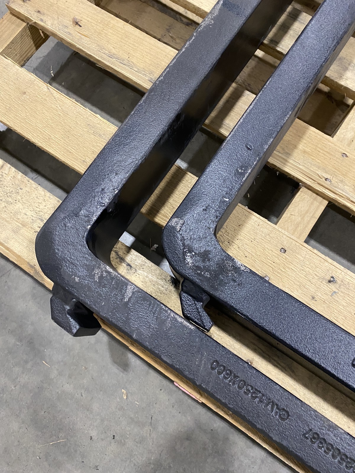 Pair Of CAM Class II 1-1/2” x 4” x 42” Forklift Fork SY41862/1065-E