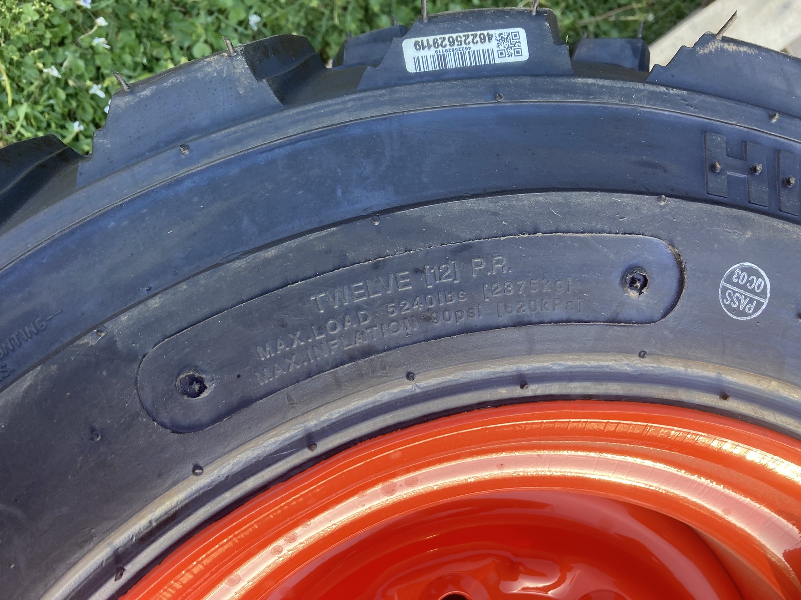 NEW 10-16.5 Skid Steer Tire/Wheel/Rim for Bobcat & more – 10X16.5-12 PLY