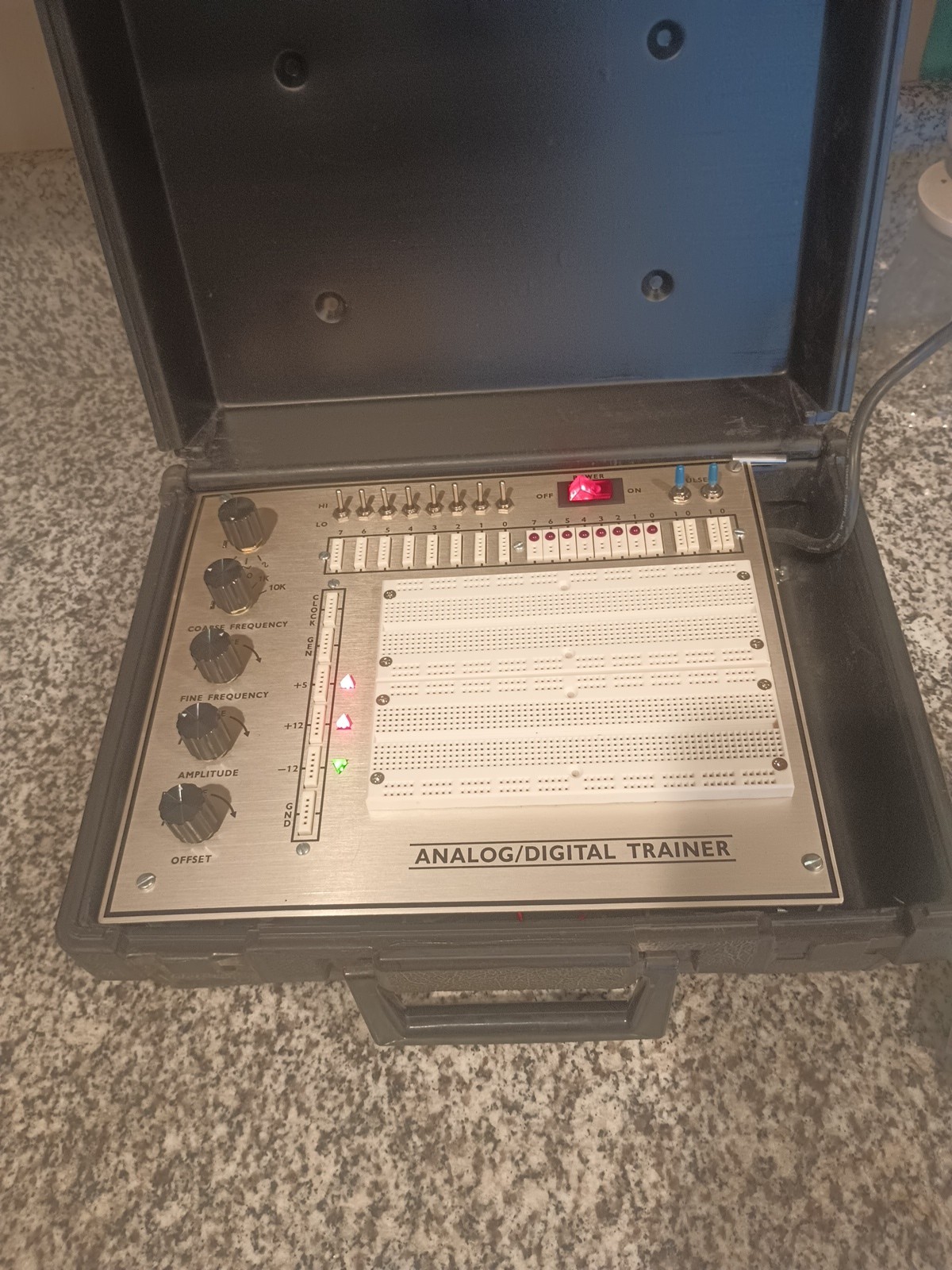 RSR Electronics PAD-234A Electronix Express Assembled Digital/Analog Trainer