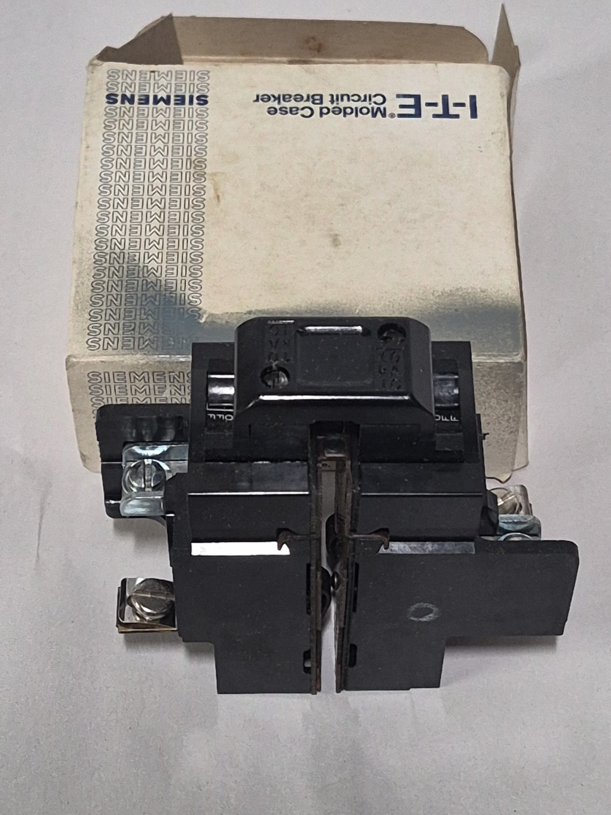 Siemens ITE P220 2P 20A 120/240VAC Bolt-On Pushmatic Circuit Breaker 10kA