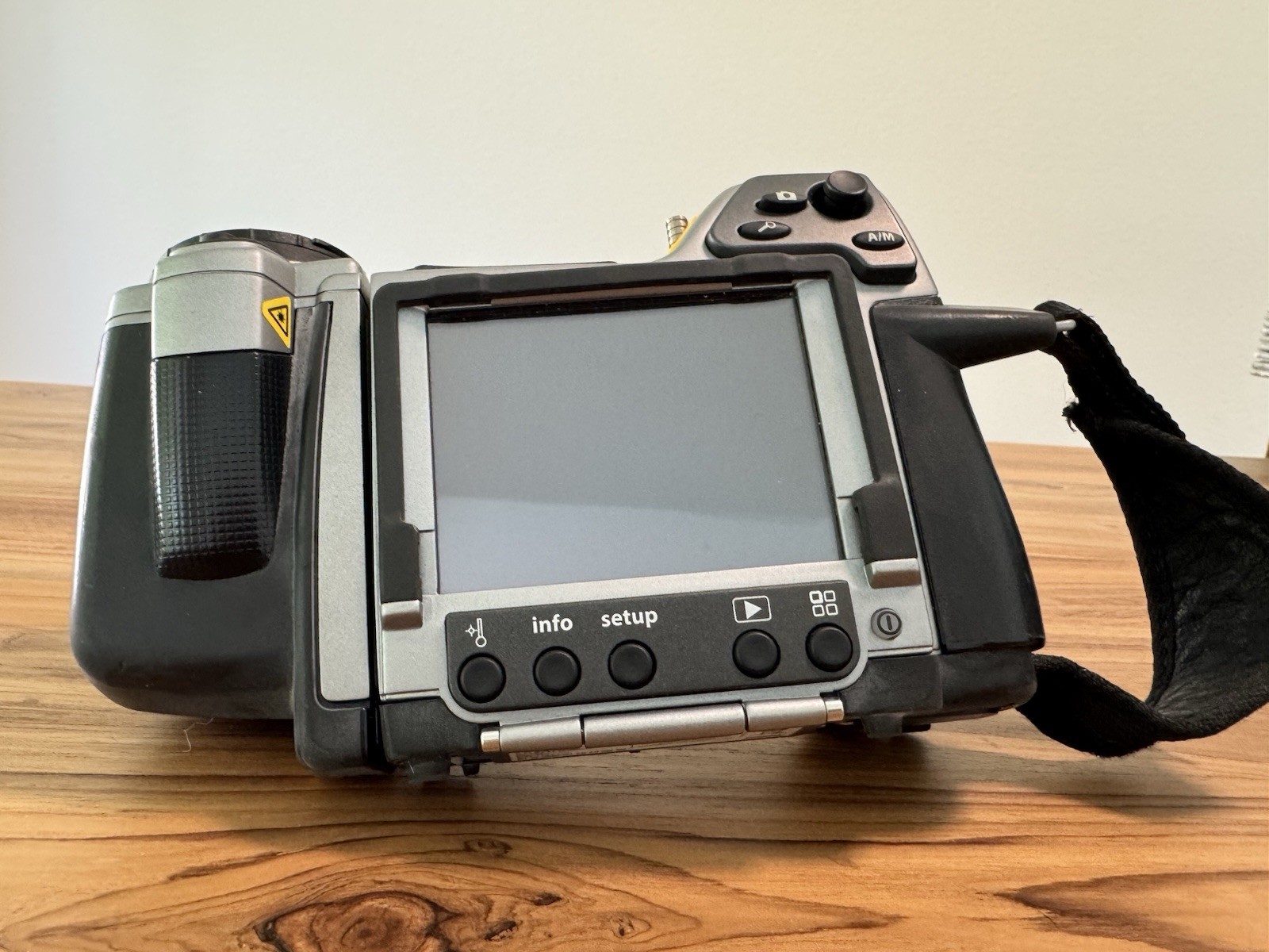FLIR B400 Thermal Imaging Camera 320x240p -20C to 1200C (-4F to 2192F) with Case