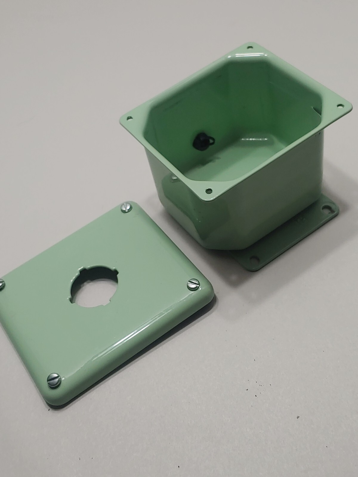 Hoffman 1 Hole Push Button Enclosure Box 3.5″x4″x2.75 Industrial Mint Green