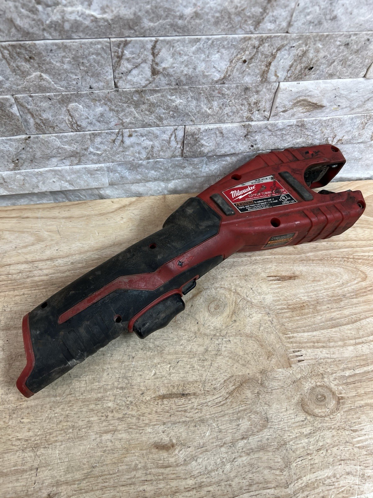 Milwaukee 2471-20 M12 Cordless Copper Tubing Cutter – FOR PARTS OR REPAIR