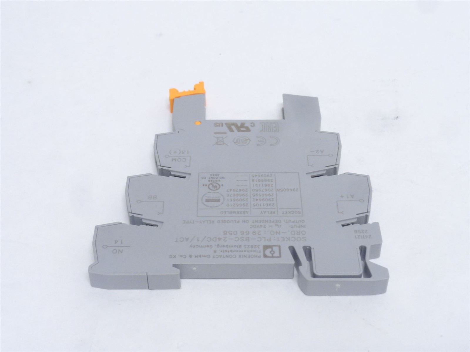246605 New-No Box; Phoenix PLC-BSC-24DC/1/ACT Relay Base 2966058; 24VDC