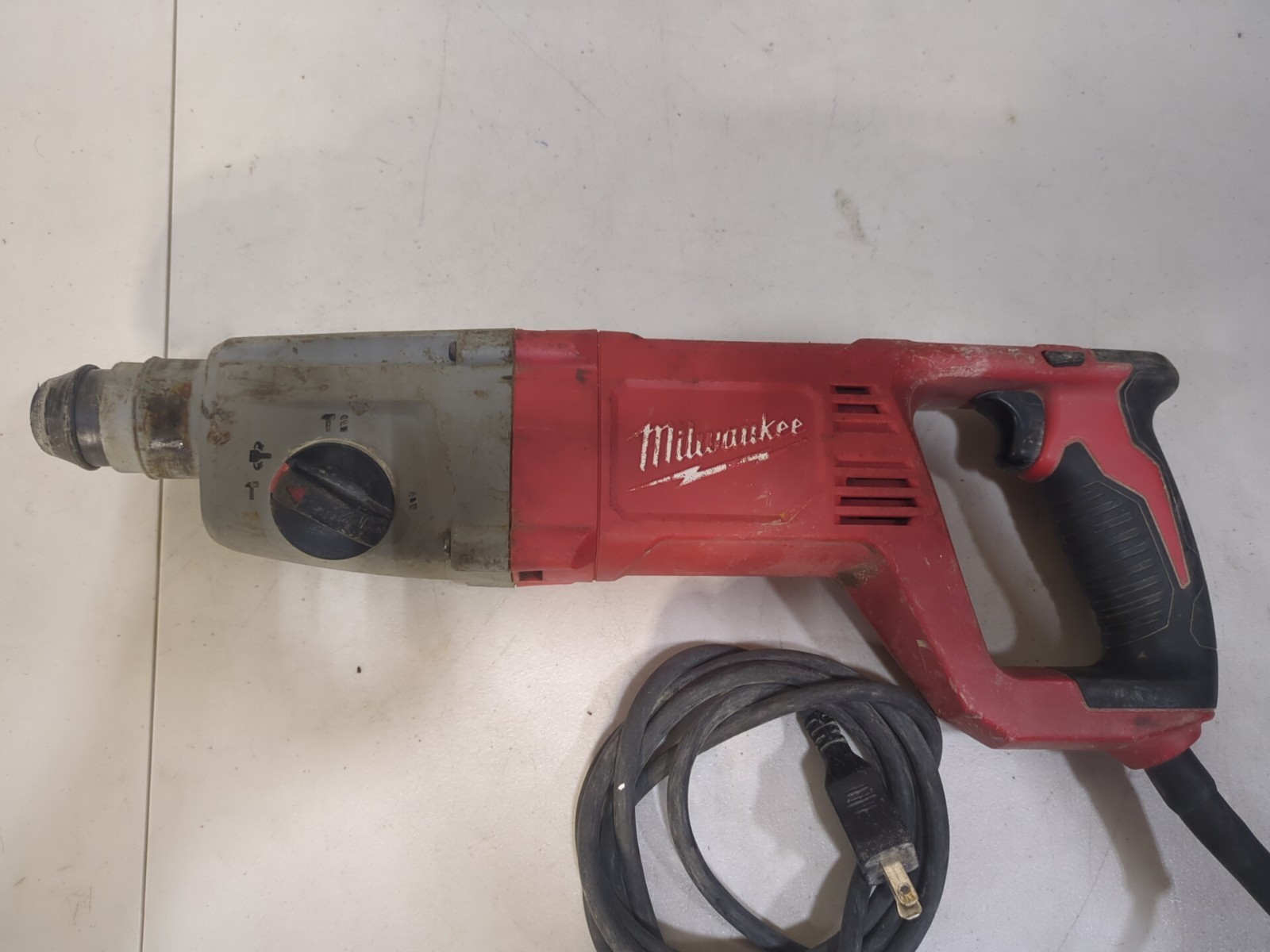 Milwaukee BROKEN 5262-81 1″ SDS Plus Corded Rotary Hammer BROKEN