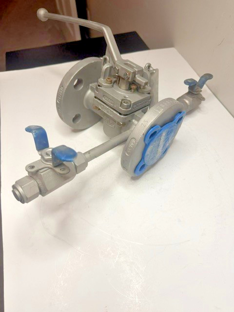 AZ 1″ Valve with 1/2″ Flush lines AHU605-1 Flanged 150 Pounds NEW