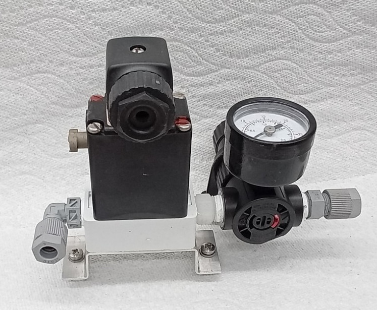 BURKERT TYPE 0124 E VALVE 3.0 EPDM PP G1/4 PN0-6BAR 110V – 50 HZ – 8W