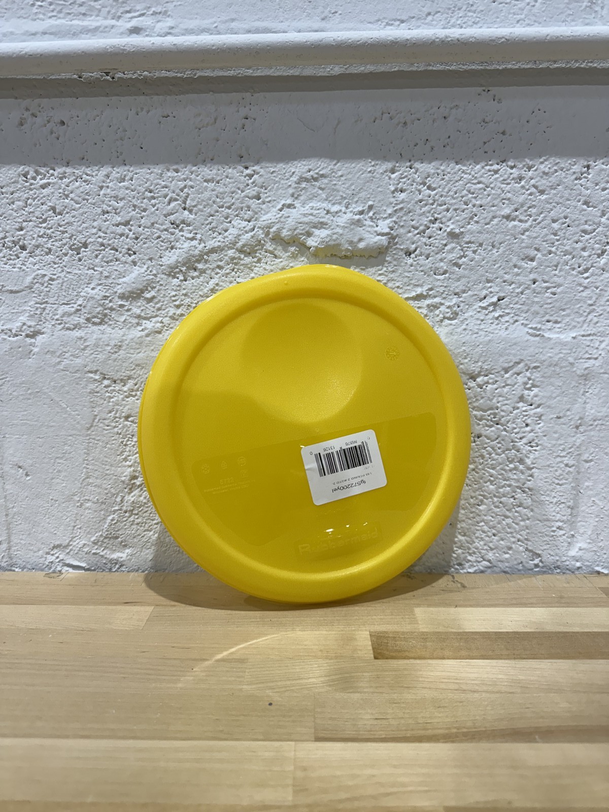 Rubbermaid Commercial Products Plastic Round Food Storage Container FG572200YEL