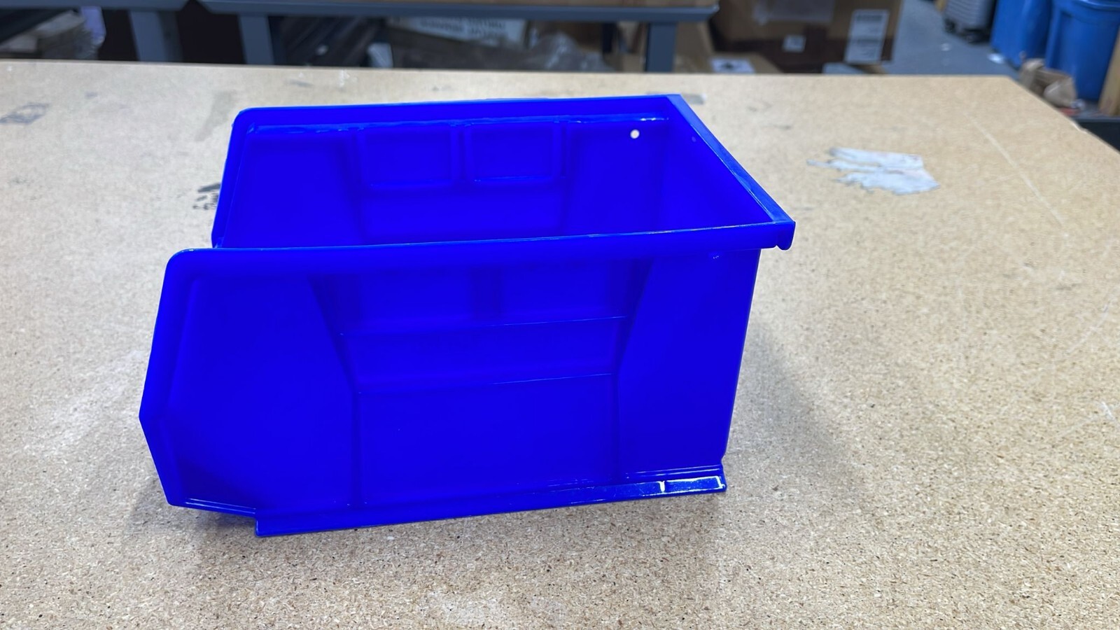 Bundle of 5 Uline S-20581 Plastic Industrial Grade Stackable Bins 9 x 6 x 5″
