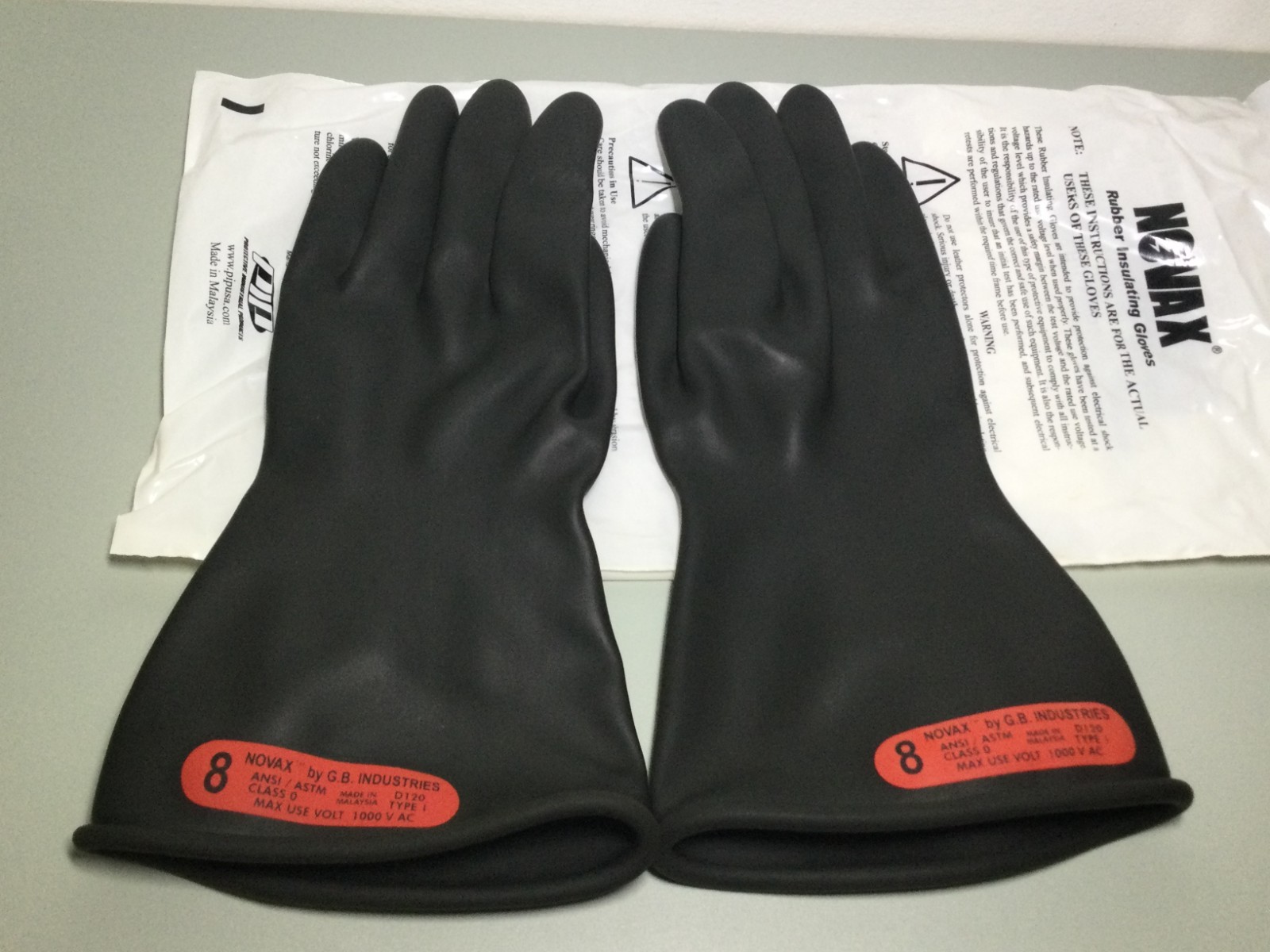 Novax D120 Size 8 Lineman Rubber Insulating Gloves Class 0 Type 1 1000V AC
