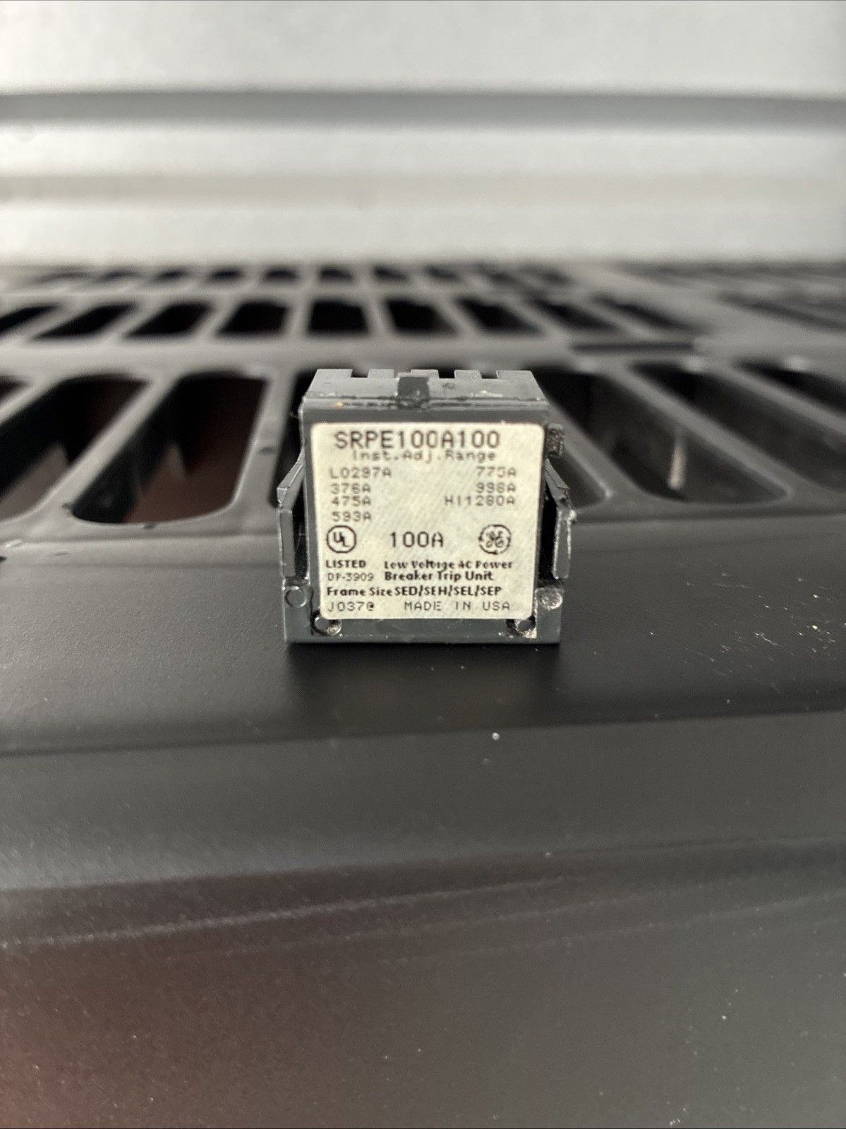 G.E. SRPE100A100 External Circuit Breaker Plug 100A