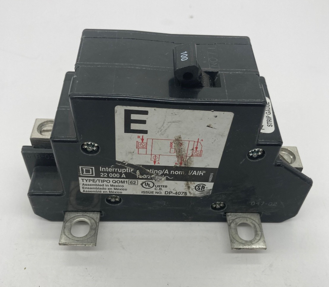 Square D QOM100VH8106 22kA 2Pole 100A 120/240V QOM1 Bolt On Main Circuit Breaker