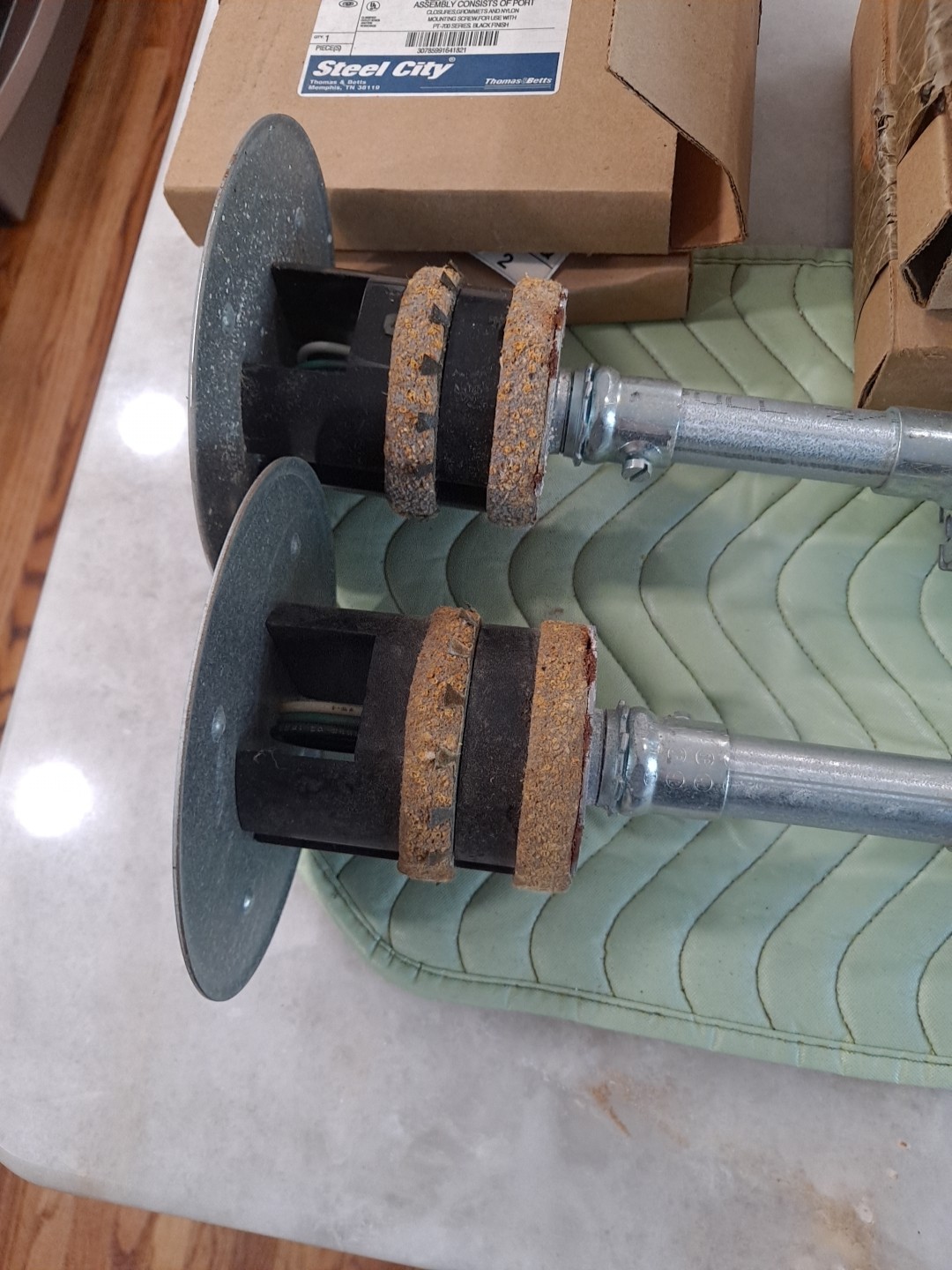 2-Thomas Betts Steel City PT-700,FLUSH Poke Thru SERVICE FITTINGS, FLANGE & PORT