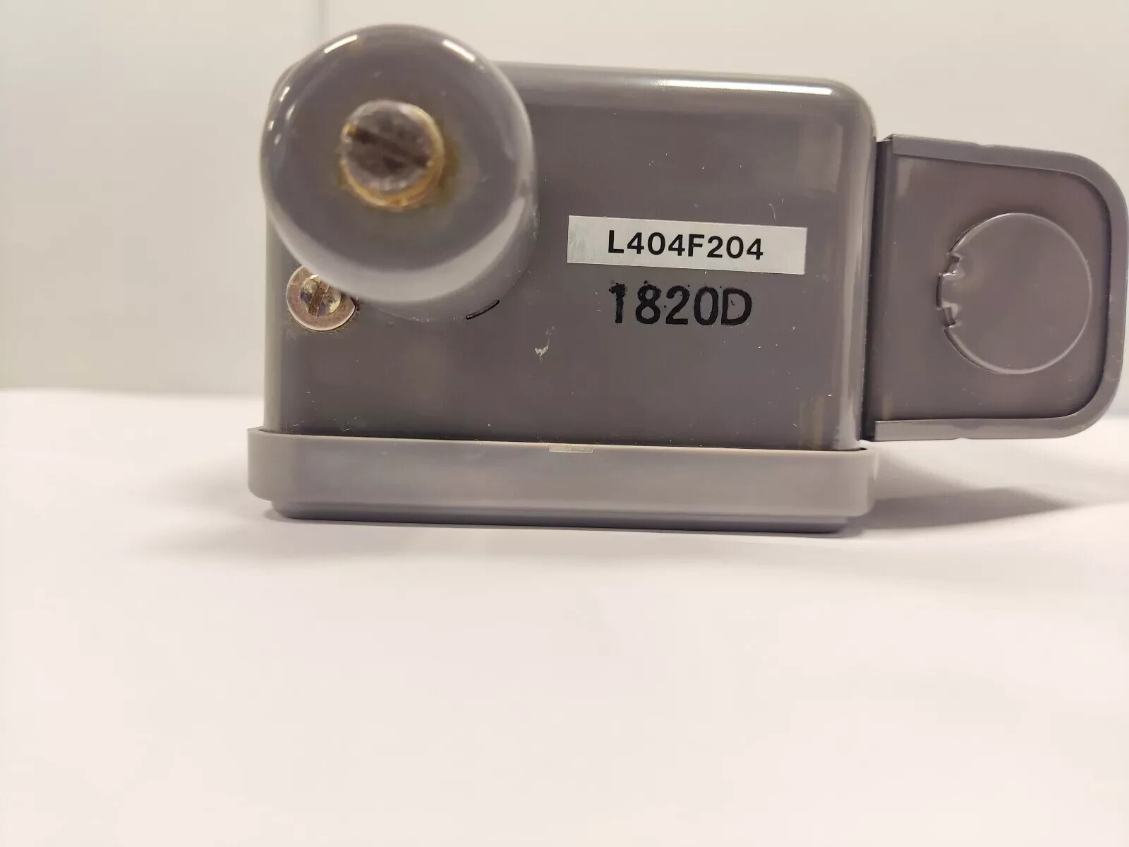 Azbil L404F204 Pressuretrol Pressure Switch