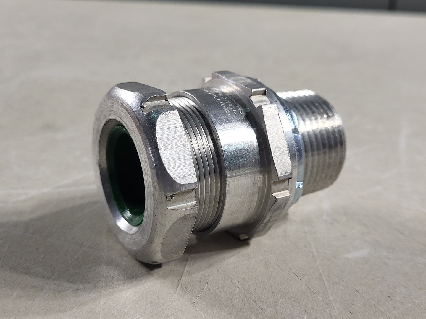 SURPLUS NEW CMP TC-100A104 1″ Cable Gland (Box of 10 pcs) – Conduit & Cable