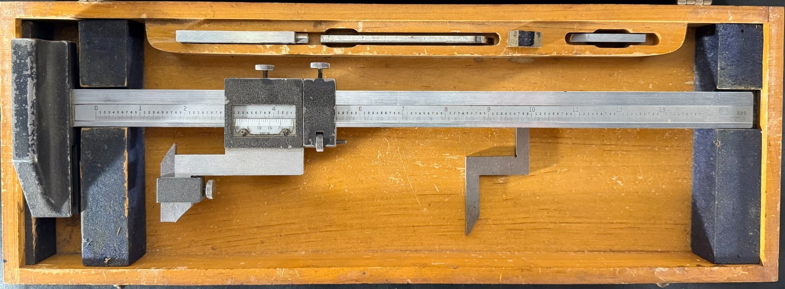 VINTAGE Brown & Sharpe 586 Vernier Height Gauge w/ 17.75″ Wooden Case FREE SHIP!