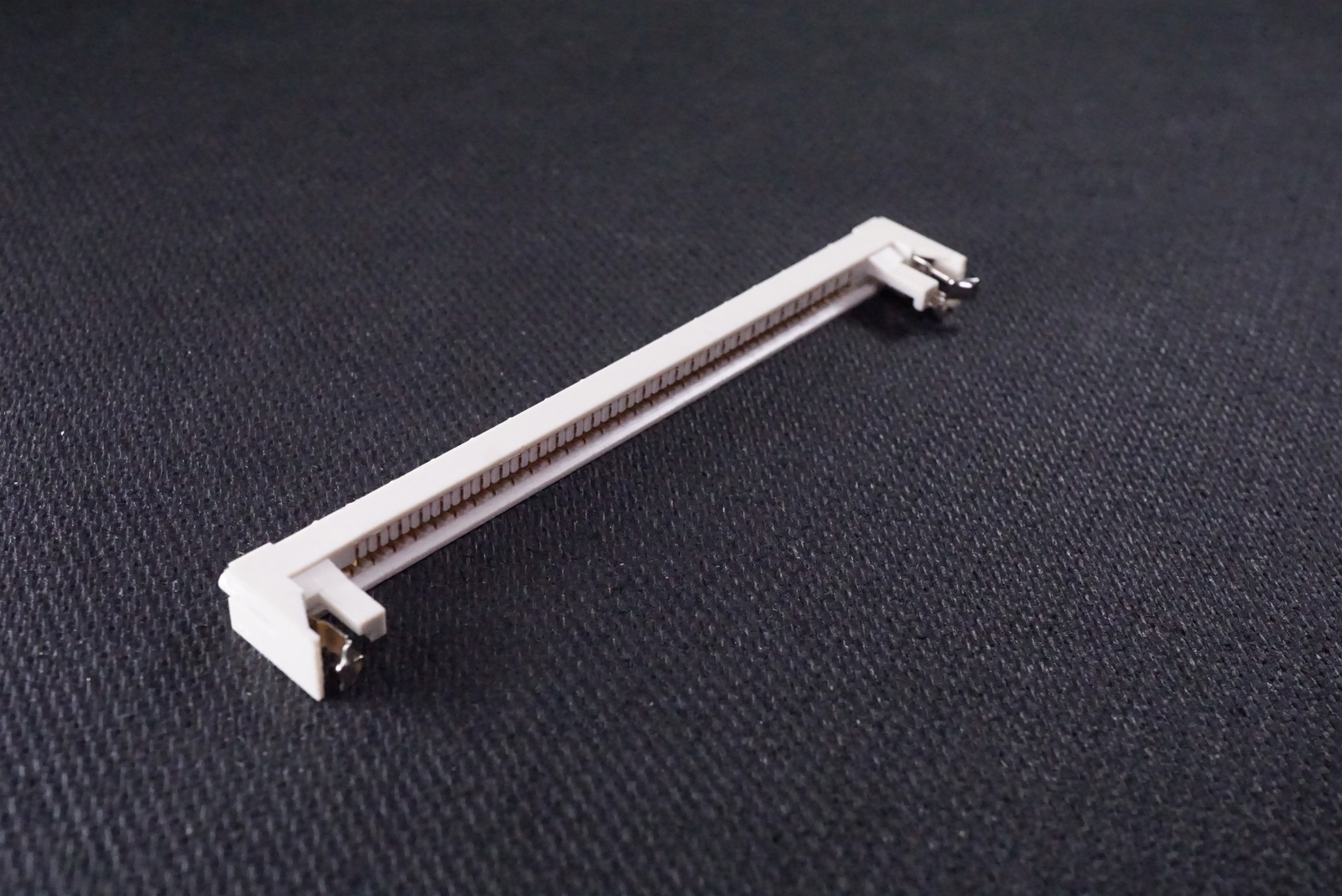 M43S-20-130-02 Methode SIMM Socket 30 Pos 1 Row 2.54mm Centerline w/ Latch Vert