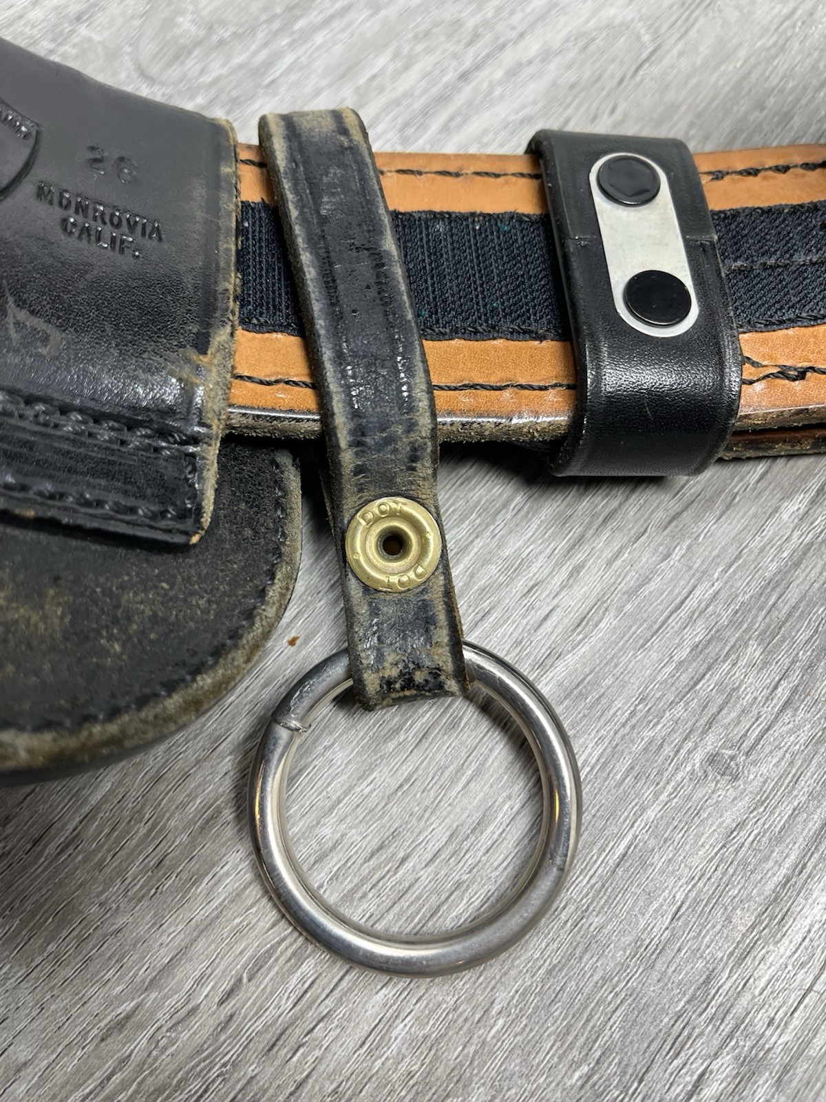 Safariland Black Buckleless Duty Belt Size Bianchi Model 27 Holster Accessories