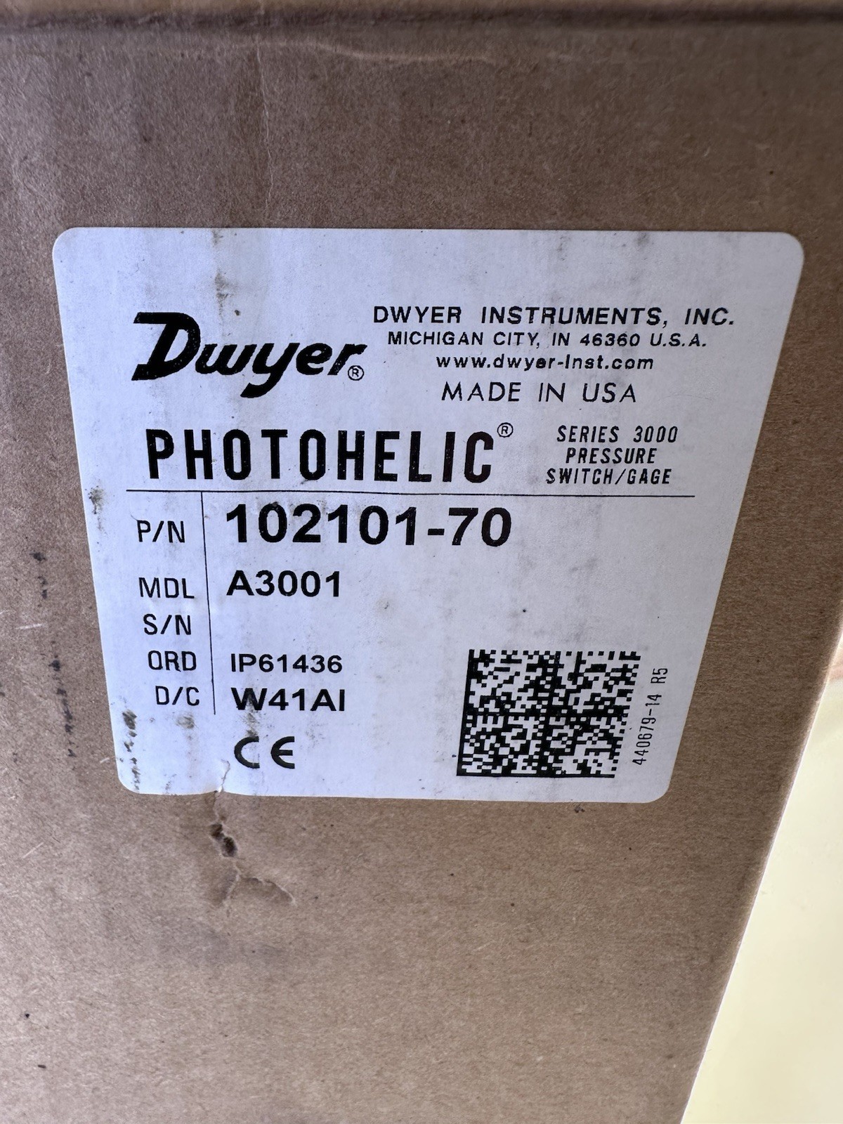 Dwyer Photohelic A3001 Pressure Switch/Gage – Series 3000 – NEW IN BOX – USA