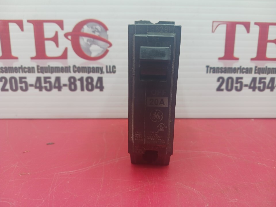 General Electric, 20 Amp 120/240V AC 1 Pole Plug in Mounting Style, E-11592