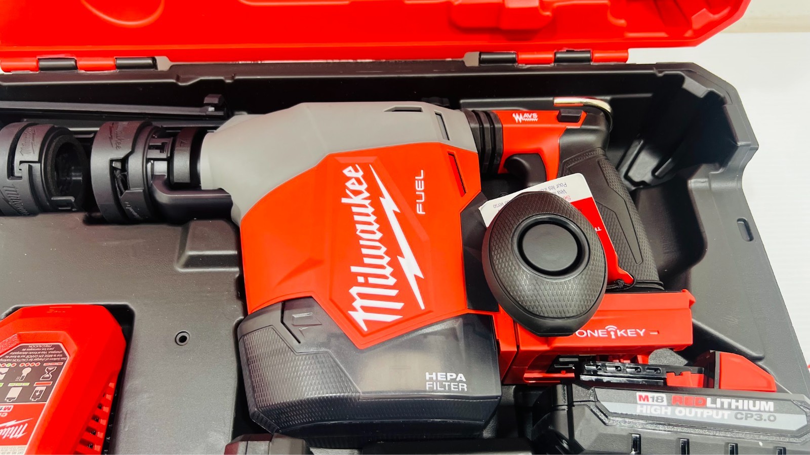 Milwaukee 3311-22 M18 FUEL Rotary Kit w/Integrated Dust Extraction