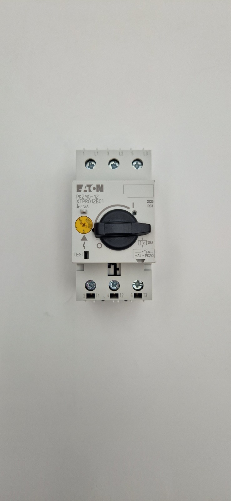 EATON Thermal Magnetic Circuit Breaker Motor Protect PKZM0-12 3p 8-12A US New