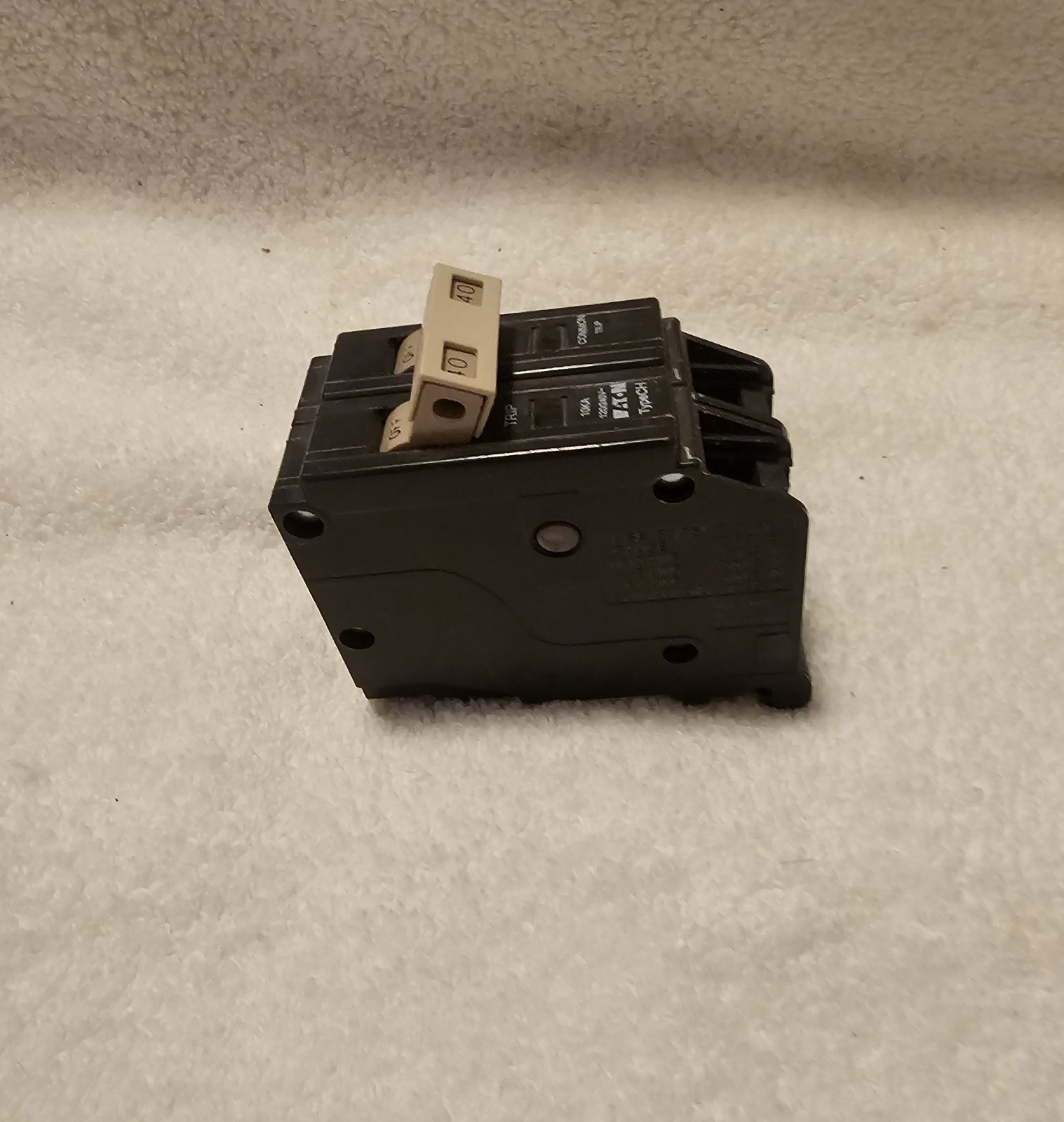 40 Amps Eaton Circuit Breaker Disconnecting Double Pole CHF-240 (Trip Window).