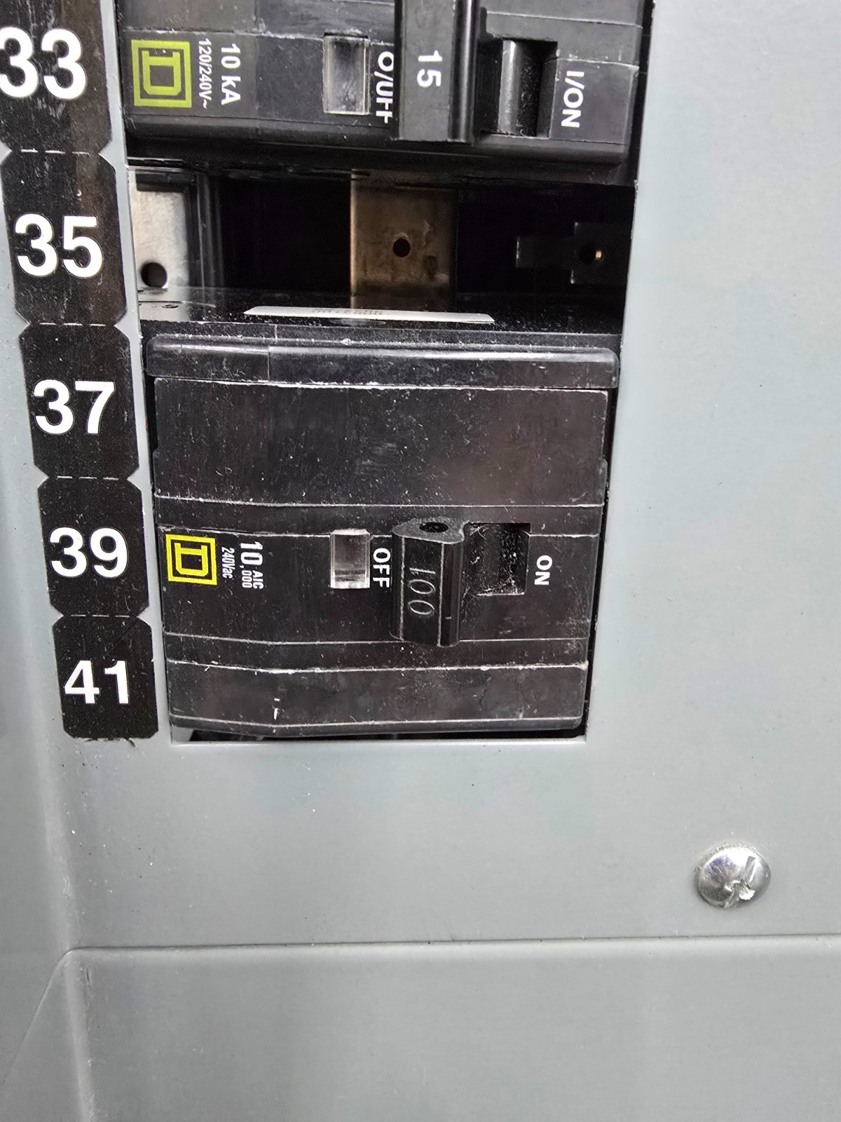 Square D 100 Amp Main Breaker Panelboard 208Y/120 VAC 3 Phase 4 Wire 42 Circuit