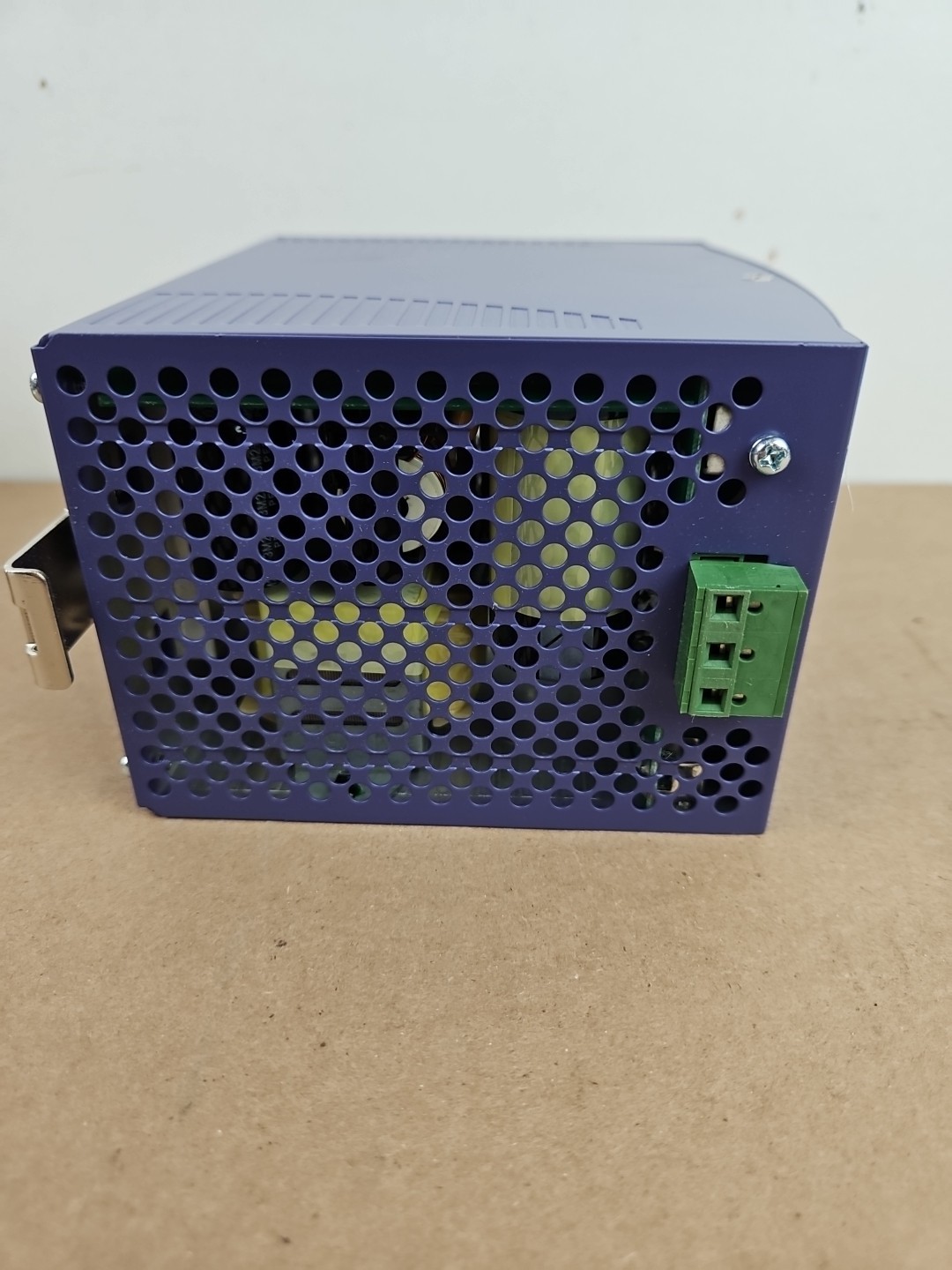 NEW LUTZE DRA240-24B POWER SUPPLY 115-230VAC 5.4/2.2A 47-63HZ 722-759