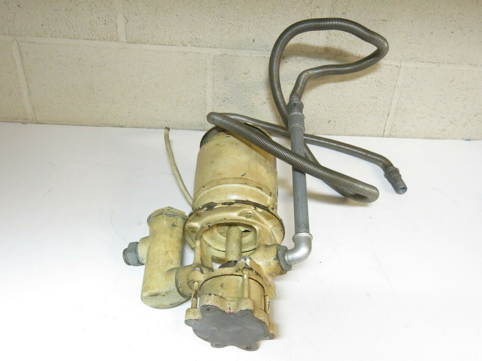 USED SCHINDLER 16″ TALL MOTOR / PUMP 146787 TYPE KDWFN, 220/380 V, 1.55/0.9 A
