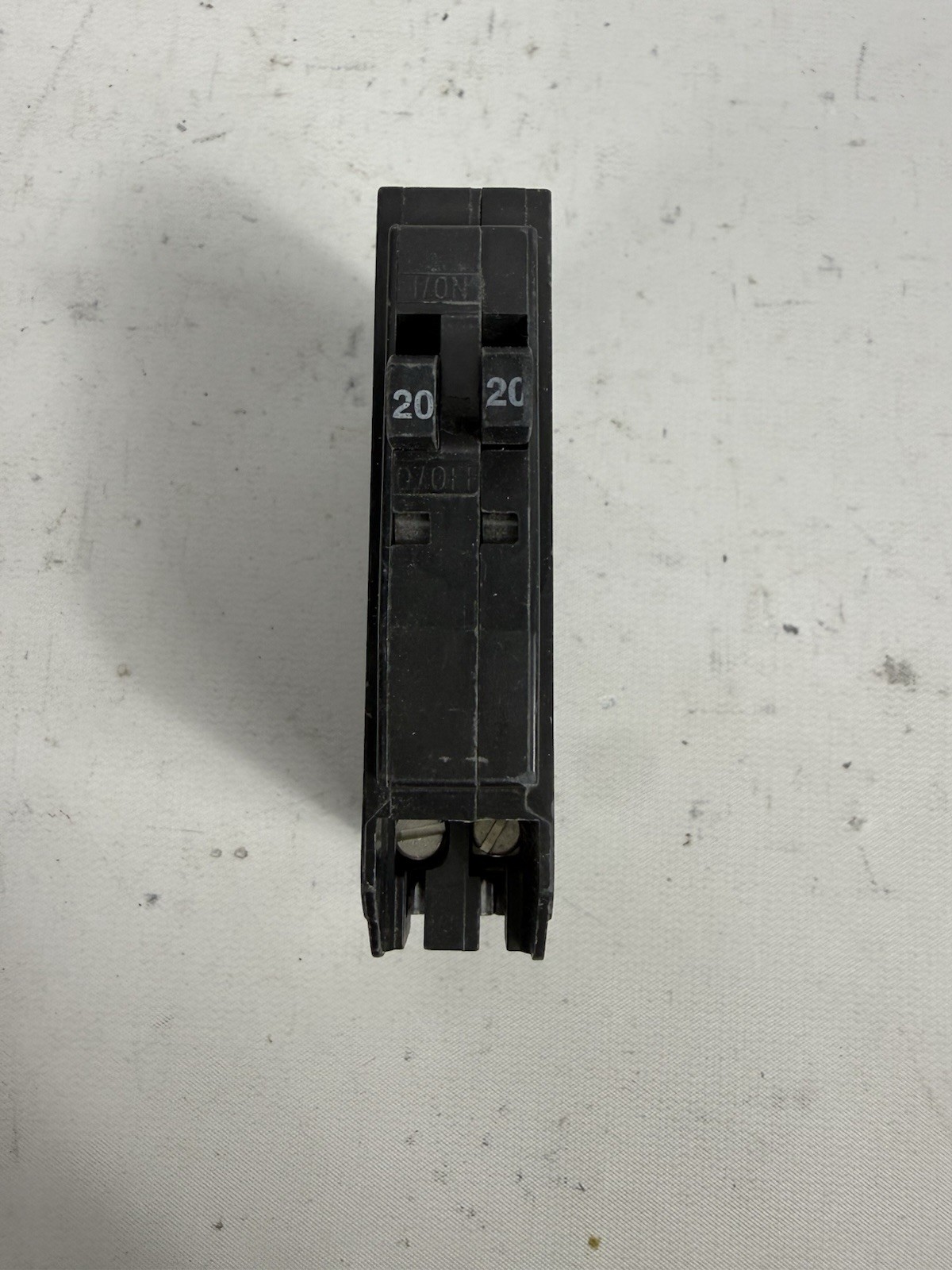 NEW Square D QOT2020NC, TWIN, Tandem, 1 Pole, 20 Amp Circuit Breaker 20A NO HOOK