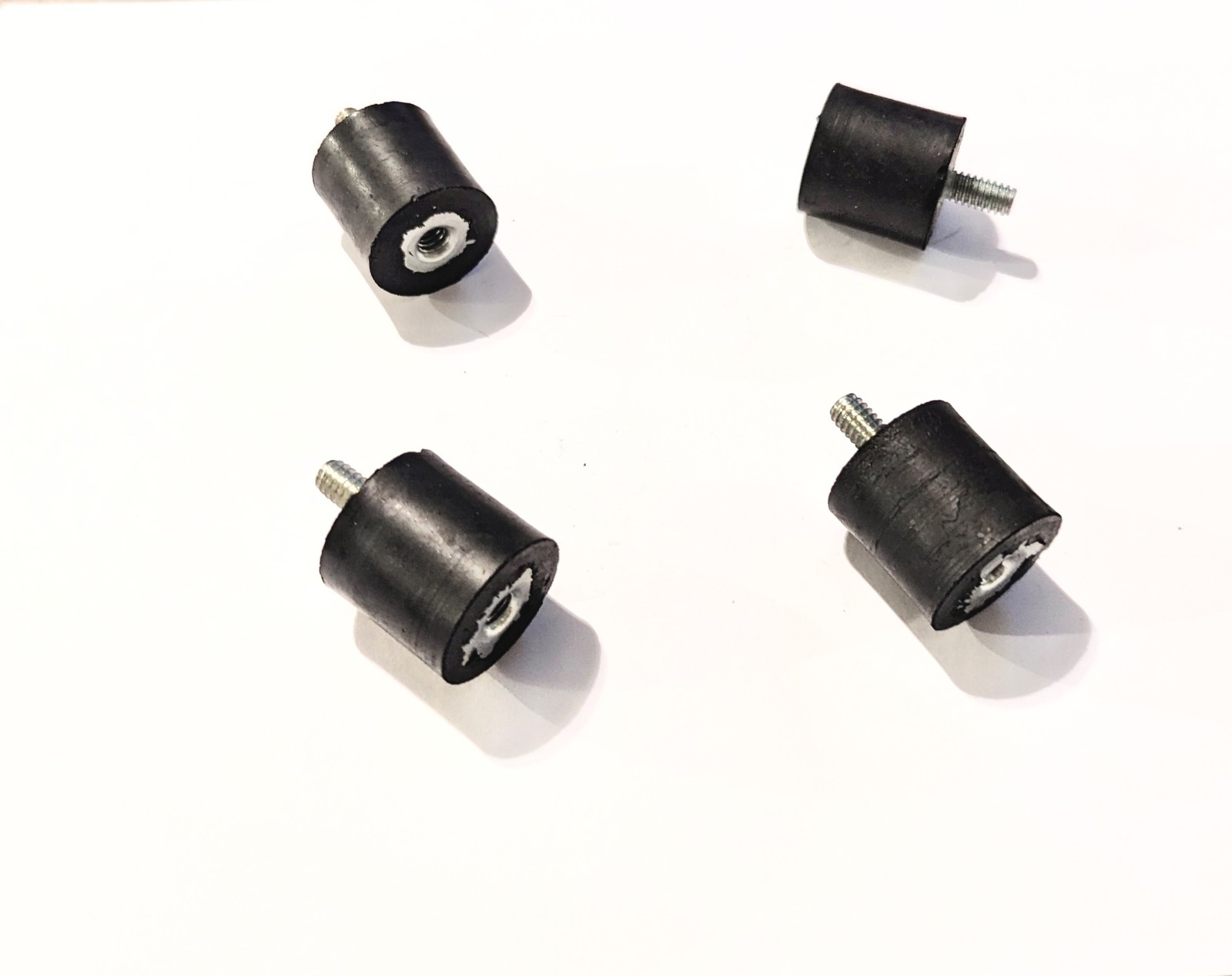 Rubber Vibration Isolator Mount (1″ Dia x 1″ Thk) 1/4-20 x 1/2″ Stud Male/Female